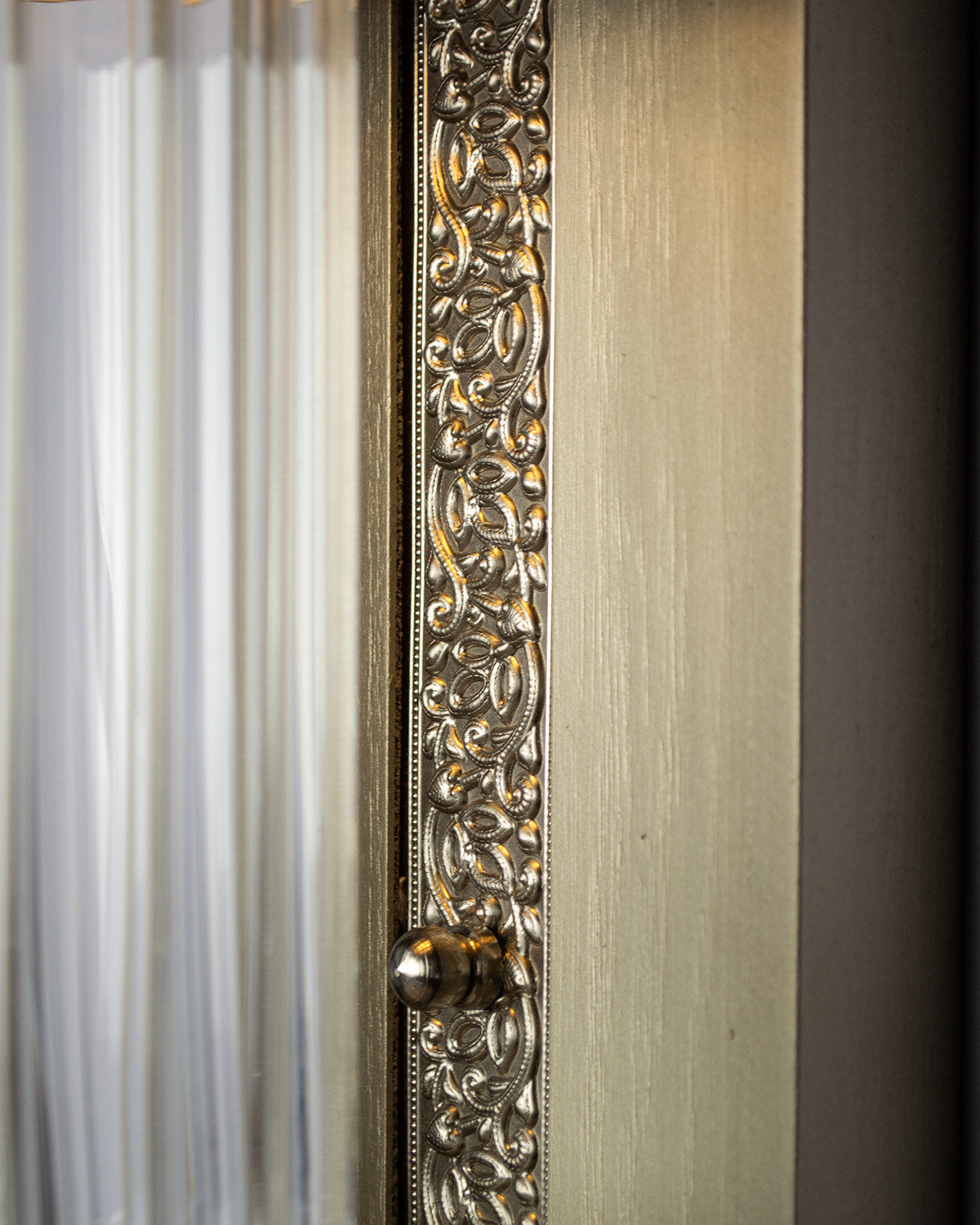 Arabesque Radiance wall light 30cm with wood base