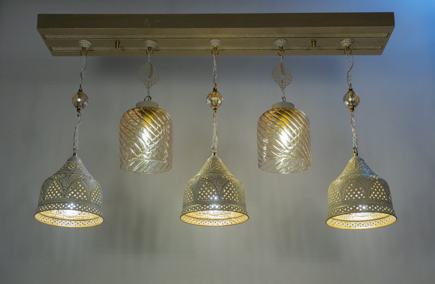 Martelé classic linear chandelier - 105cm wood base with 5 hanging pendants