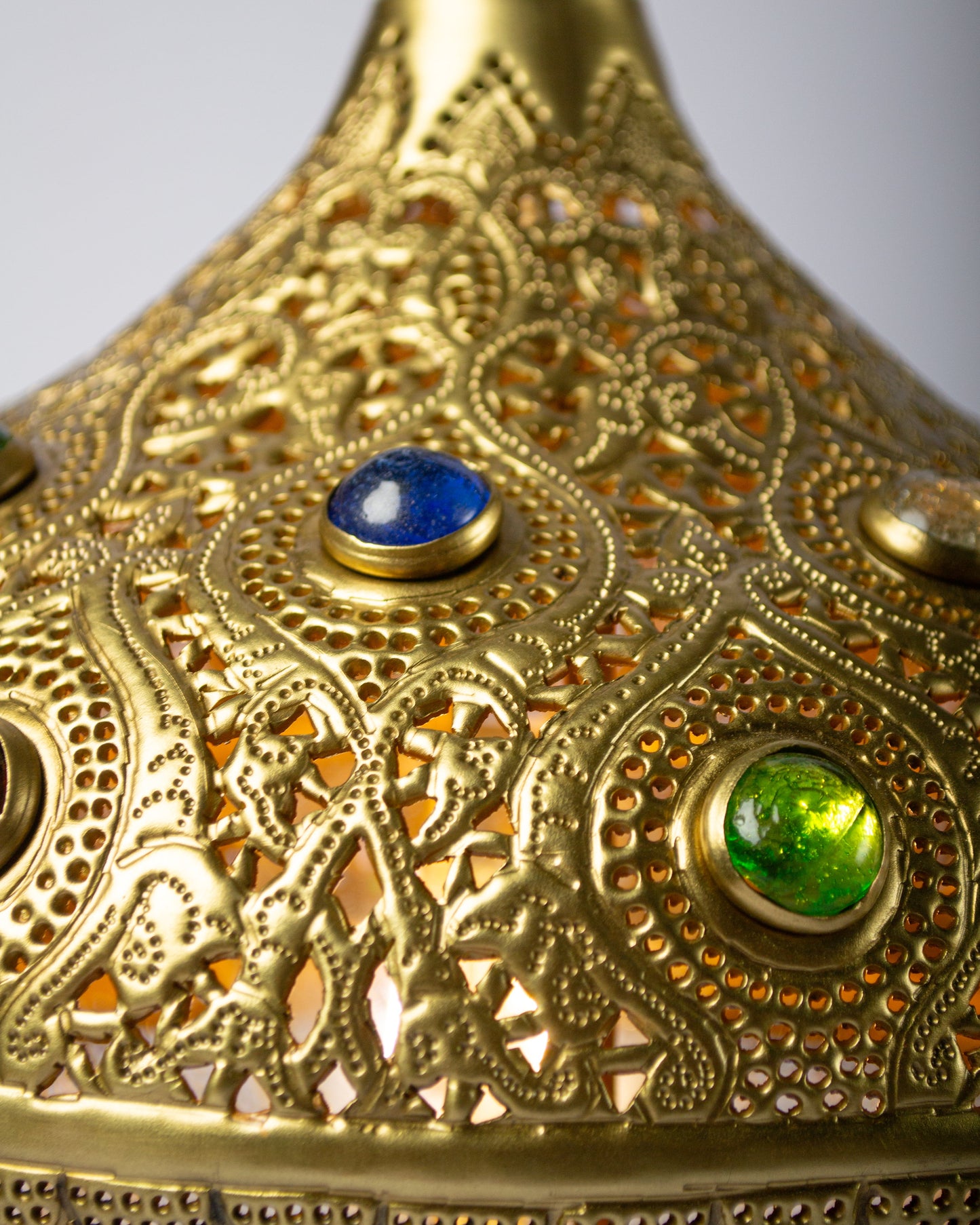 Repoussé glass inlay medium table light